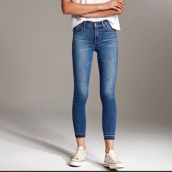 THE DENIM FORUM MID RISE SKINNY CROP JEANS MEDIUM BLUE WASH FROM ARITZIA WOMENS - Picture 3 of 14